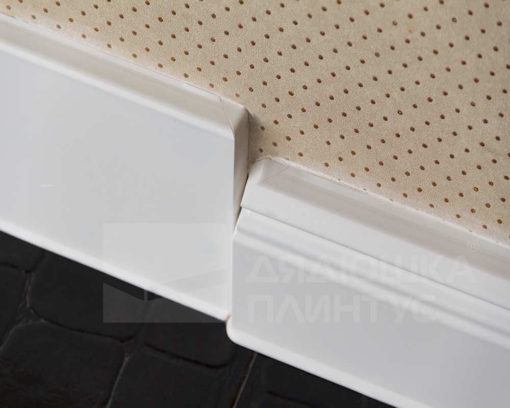 Плинтус ХДФ Dollken Cubu Flex Life 40мм х 11/13мм х 2,5 м 1209 Антрацит RAL 7016